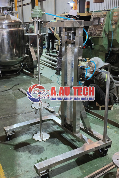 M&aacute;y khuấy h&oacute;a chất kh&iacute; n&eacute;n 200 l&iacute;t